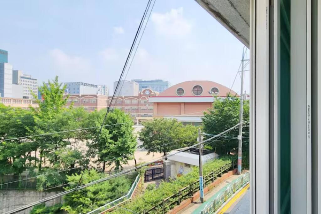 K-17 White Linen House * Seul