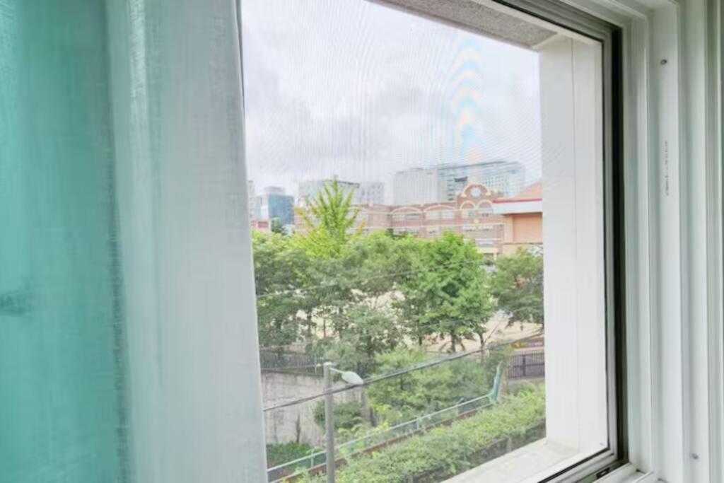 K-17 White Linen House Seul
