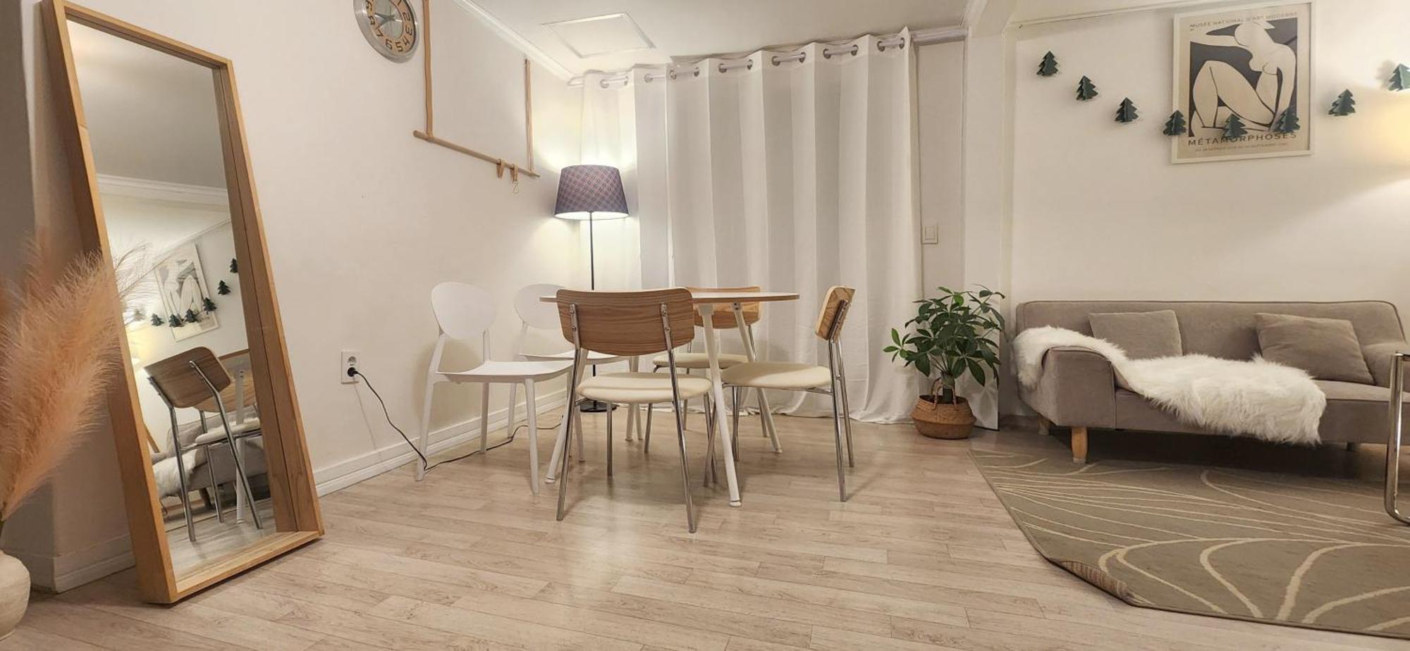 K-17 White Linen House Appartamento