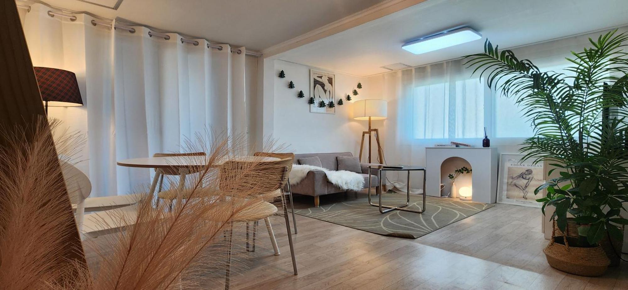 K-17 White Linen House Seul