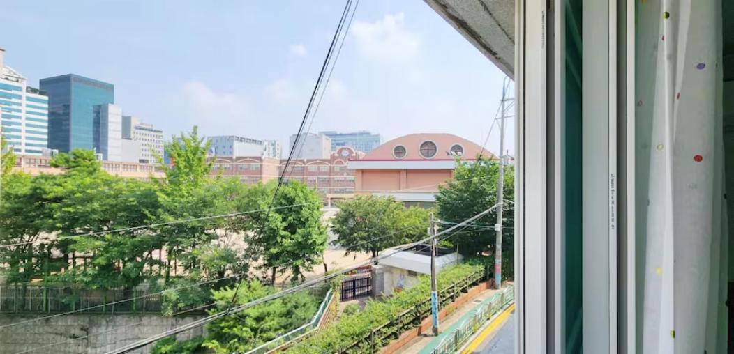 K-17 White Linen House Seoul