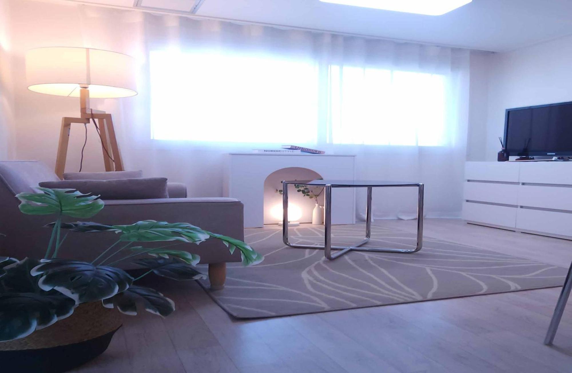 K-17 White Linen House Seoul